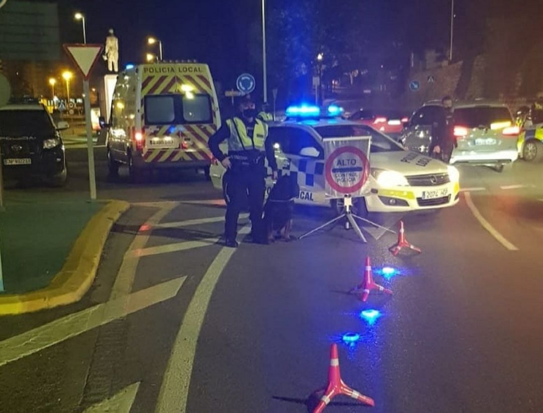 Un control de Policía Local en Algeciras.