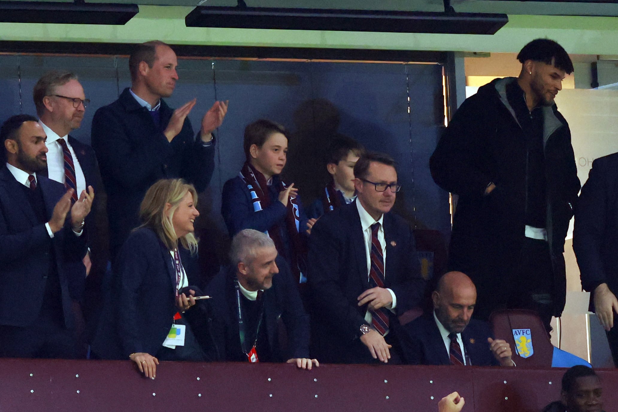 El príncipe William de Inglaterra reaparece junto a su hijo por primera vez tras darse a conocer el cáncer de Kate Middleton. (Photo by Marc Atkins/Getty Images)