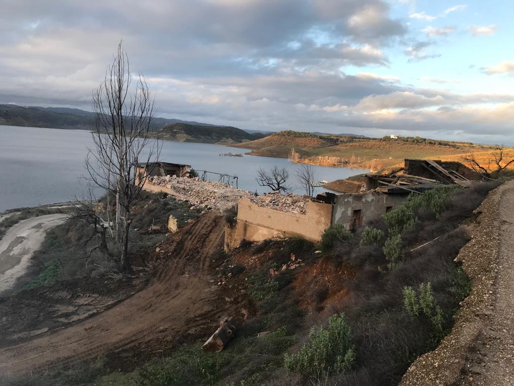 Instalaciones de La Breña I  que quedaron sumergidas con la construcción del embalse de La Breña II y que acaban de ser demolidas