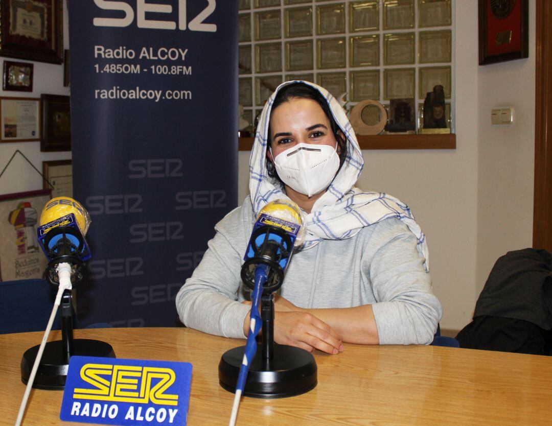 Shabab Hessina en el estudio central de Radio Alcoy