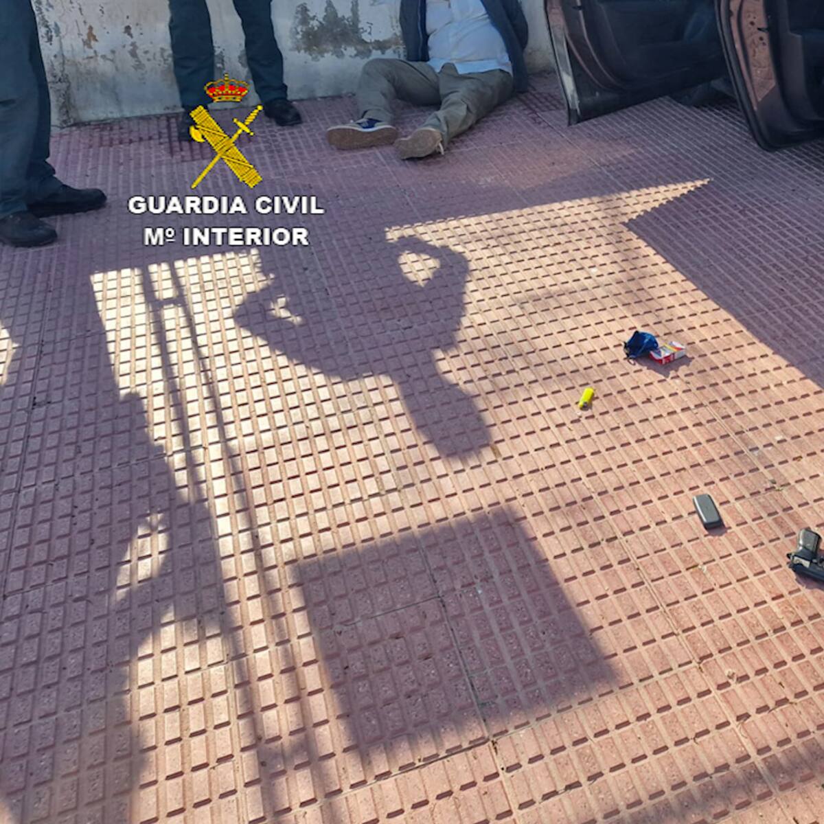 Detenidos y enviados a prisión dos escurridizos y peligrosos atracadores de bancos huidos de la justicia