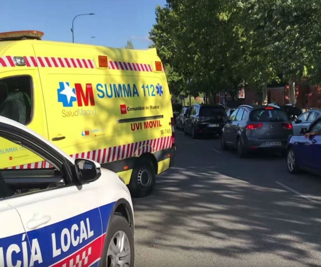 Policía local y SUMMA 112 en el lugar del suceso