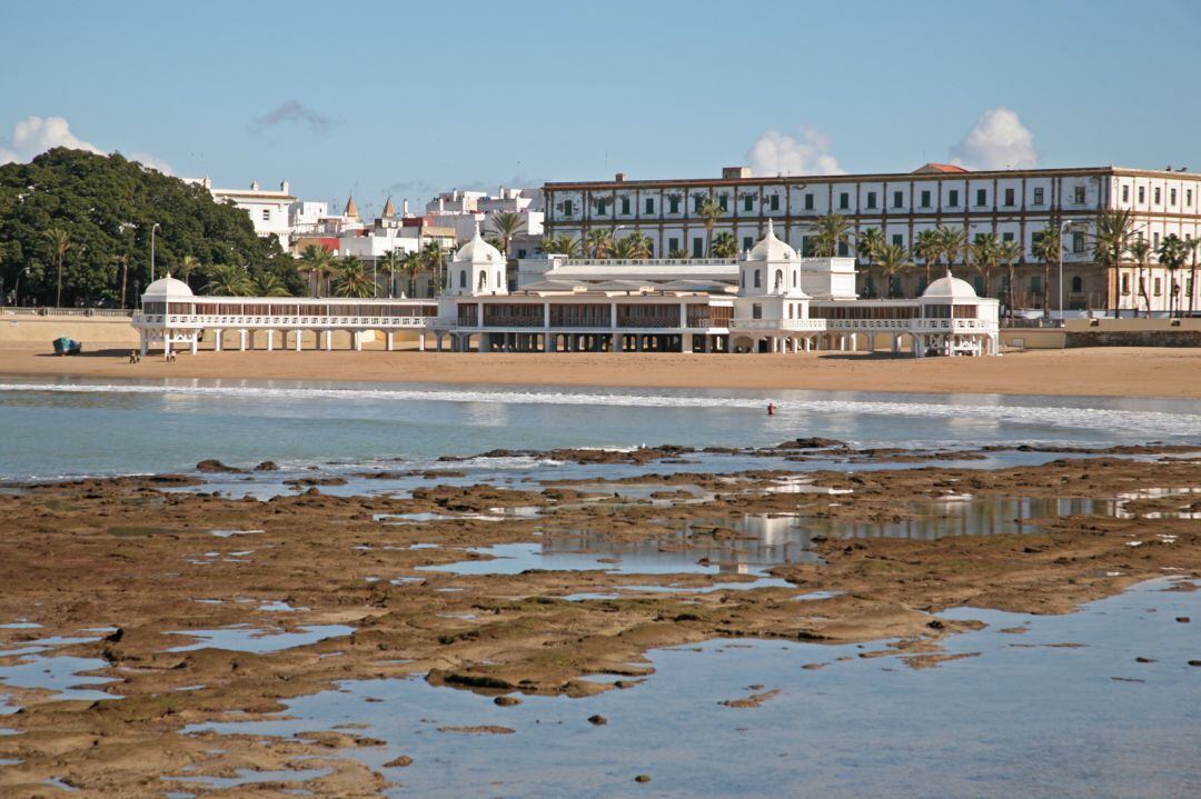 Edificio de Valcárcel en Cádiz tras el Balneario de La Palma