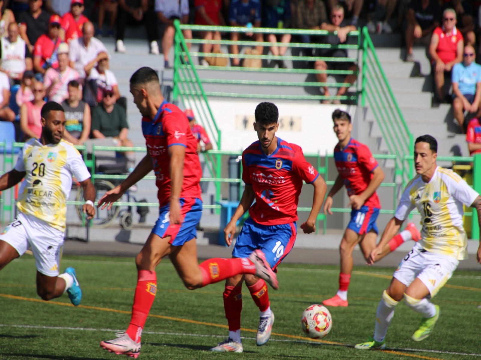 Frenazo en seco de la UD Lanzarote frente a la UD San Fernando (0-3).