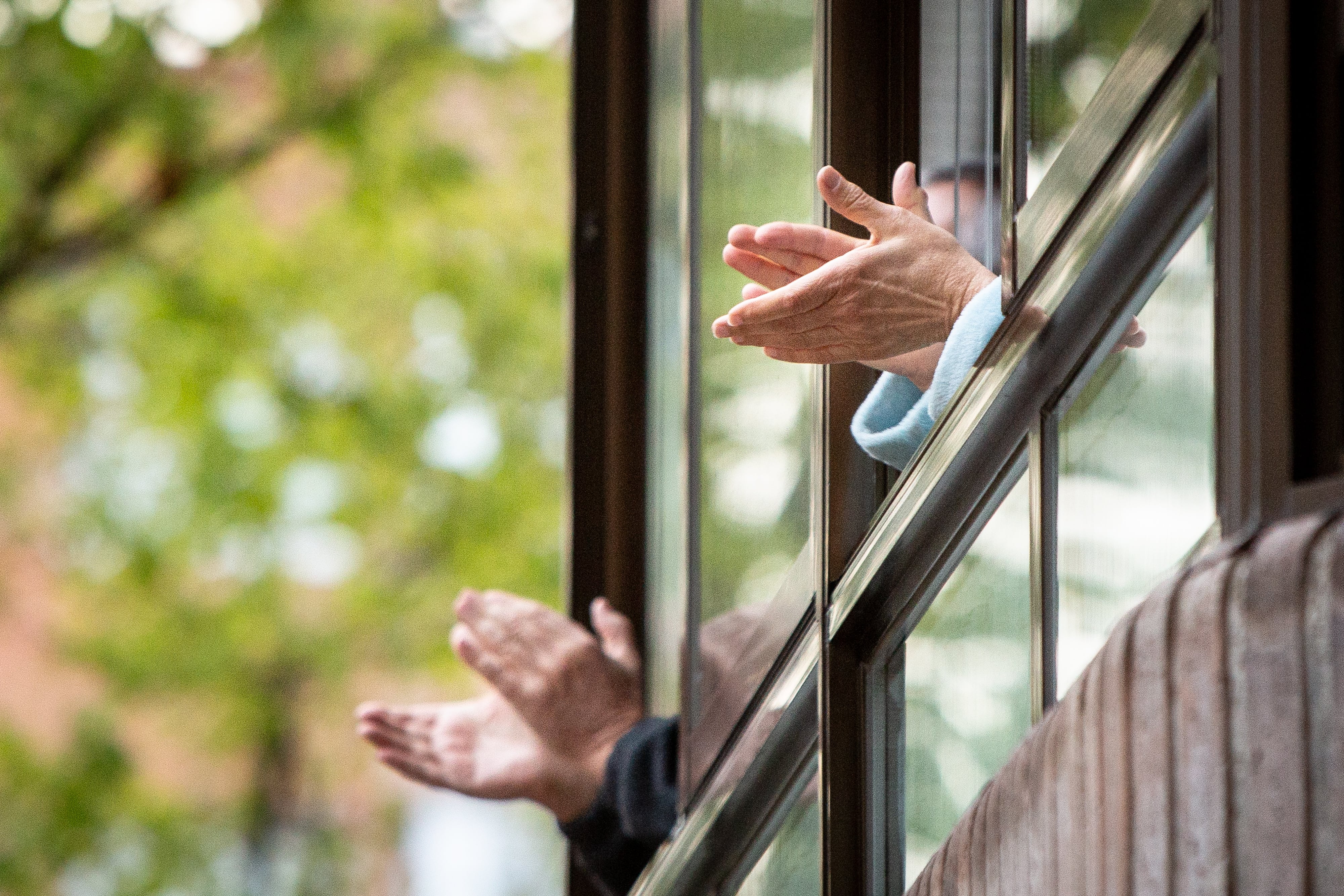 Aplausos en los balcones durante la cuarentena.