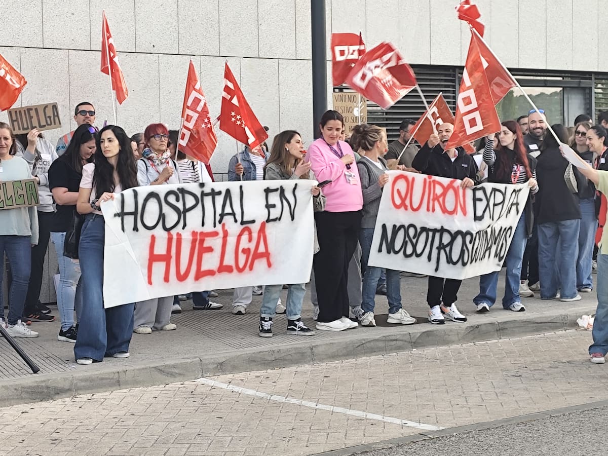 Trabajadores del Hospital de Villalba en huelga por mejoras laborales ante la falta de diálogo con Quirón