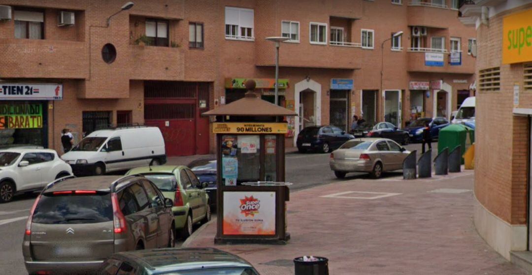 El cupón se vendió desde este kiosko de la Calle Herencia de Valdemoro