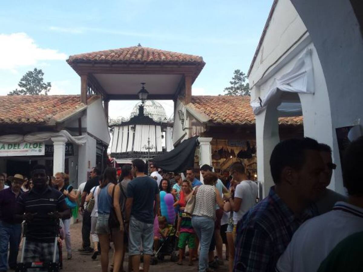 Los alquileres de algunas carpas, stands y arcos de la feria se han llegado a pagar a casi 18 veces su precio fijado por el Ayuntamiento