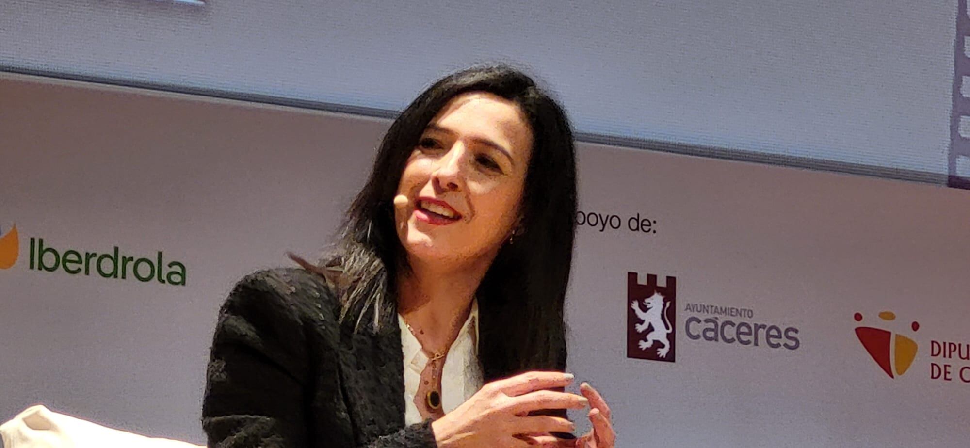 Esther Gutierrez durante el Congreso del Bienestar y las Artes Cáceres 2024