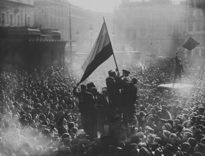 Imagen de la Puerta del Sol el 14 de abril de 1931