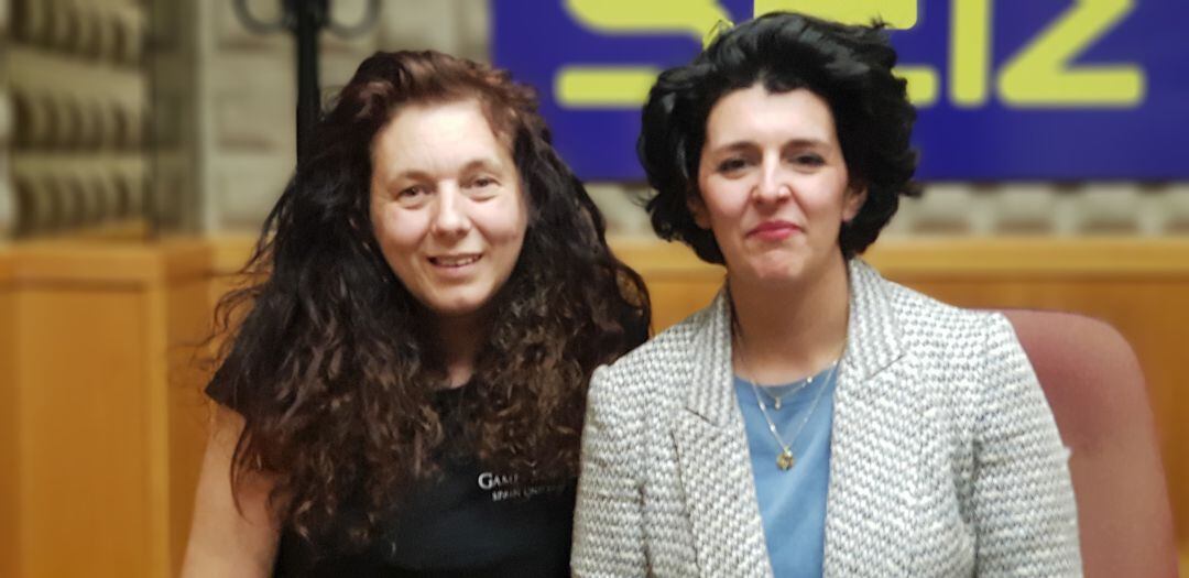 Mayte Capín y Beatriz Balbona en los estudios de Radio Asturias - SER