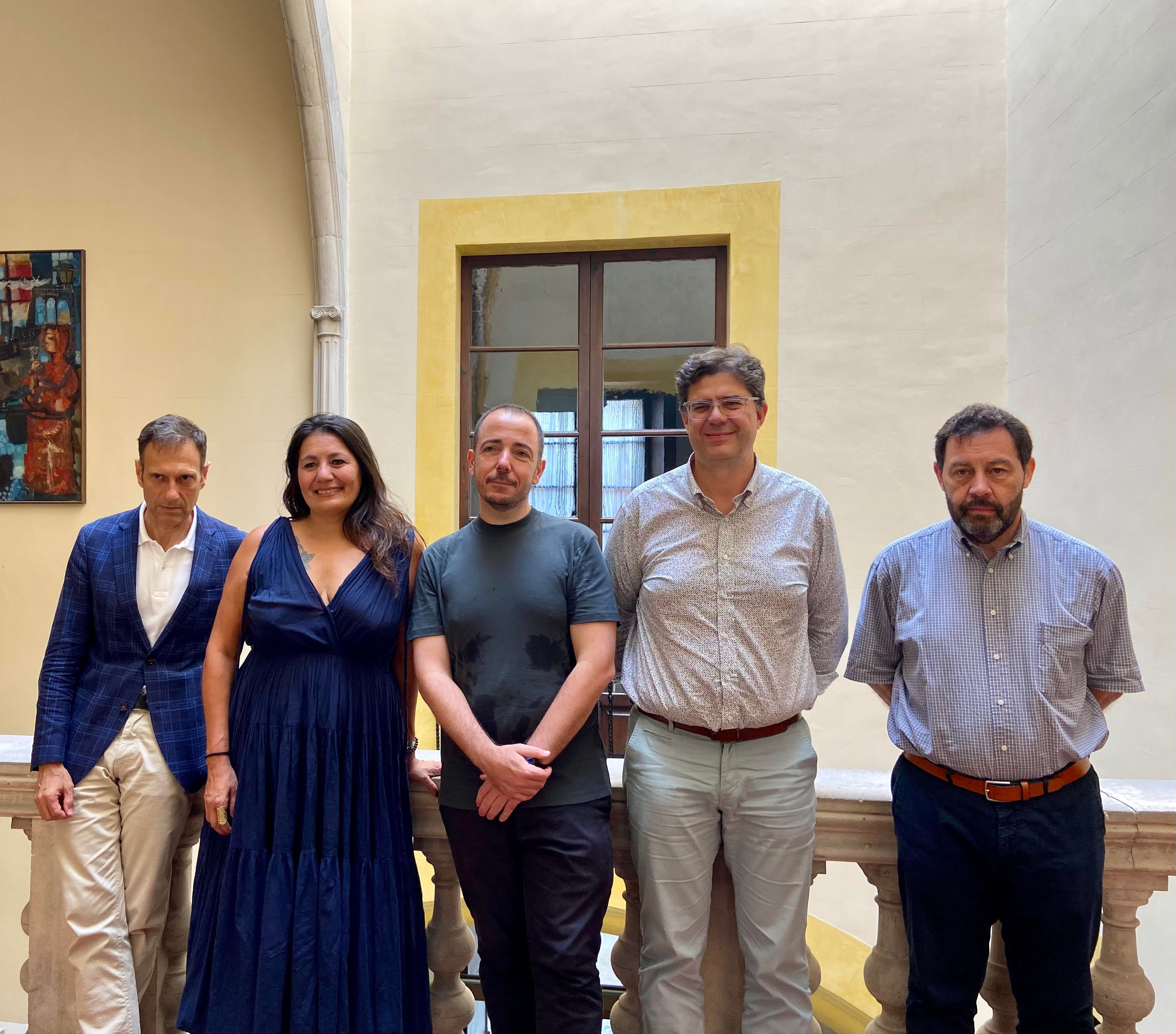 La conseller de Cultura, Jaume Bauzá se ha reunido con Jaume Ripoll, fundador de Filmin y director del AMFF, y con Cristina Gomez la productora del evento.