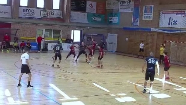 El Elda - C.E.E. sufrió para ganar en Móstoles