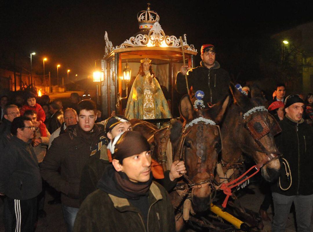 Los navarreses viven este año una Bajada y Subida de la Virgen de los Pegotes muy especial