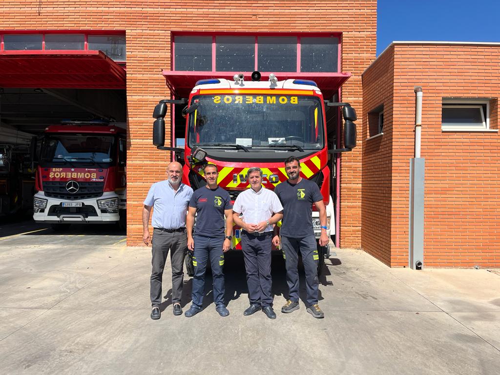 Rodrigo Molina, diputado responsable del servicio de Prevención y Extinción de Incendios de la Diputación de Cuenca durante su visita al parque de bomberos de Tarancón