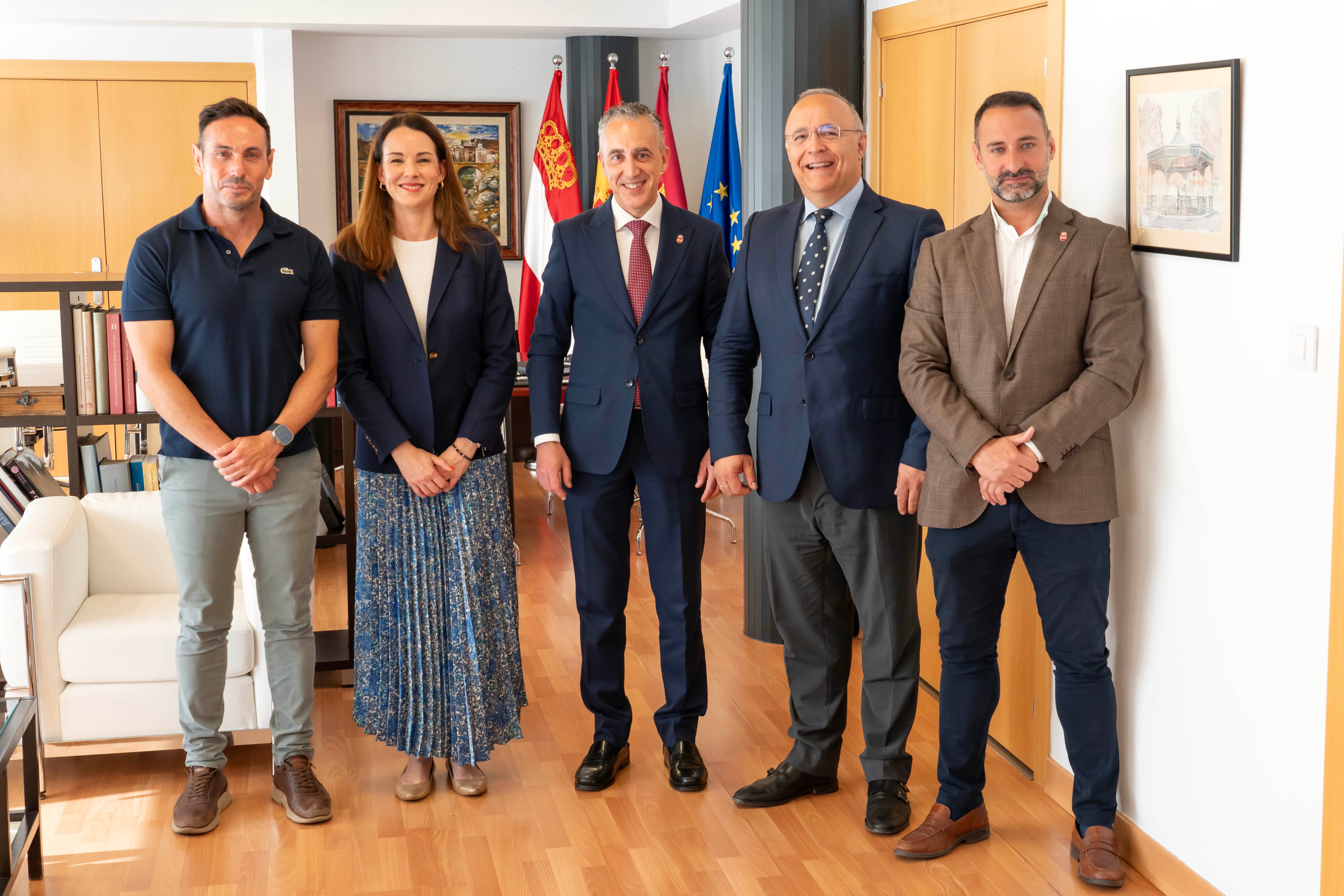 Autoridades y representantes de Repsol Puertollano