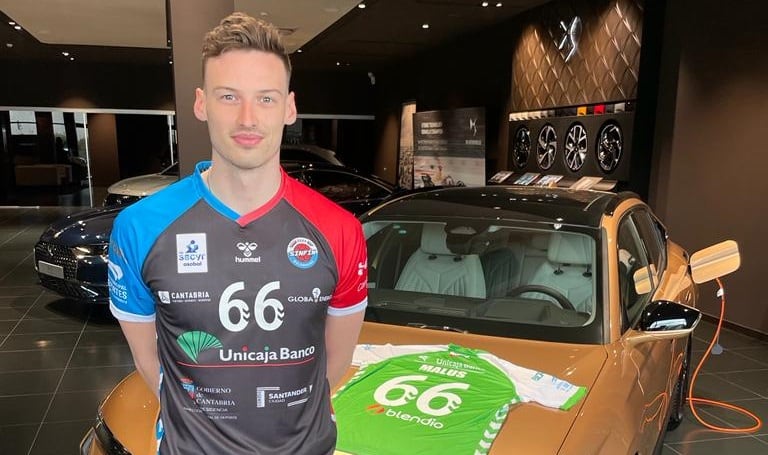 Jaka Malus, durante su presentación con el Unicaja Banco Sinfín