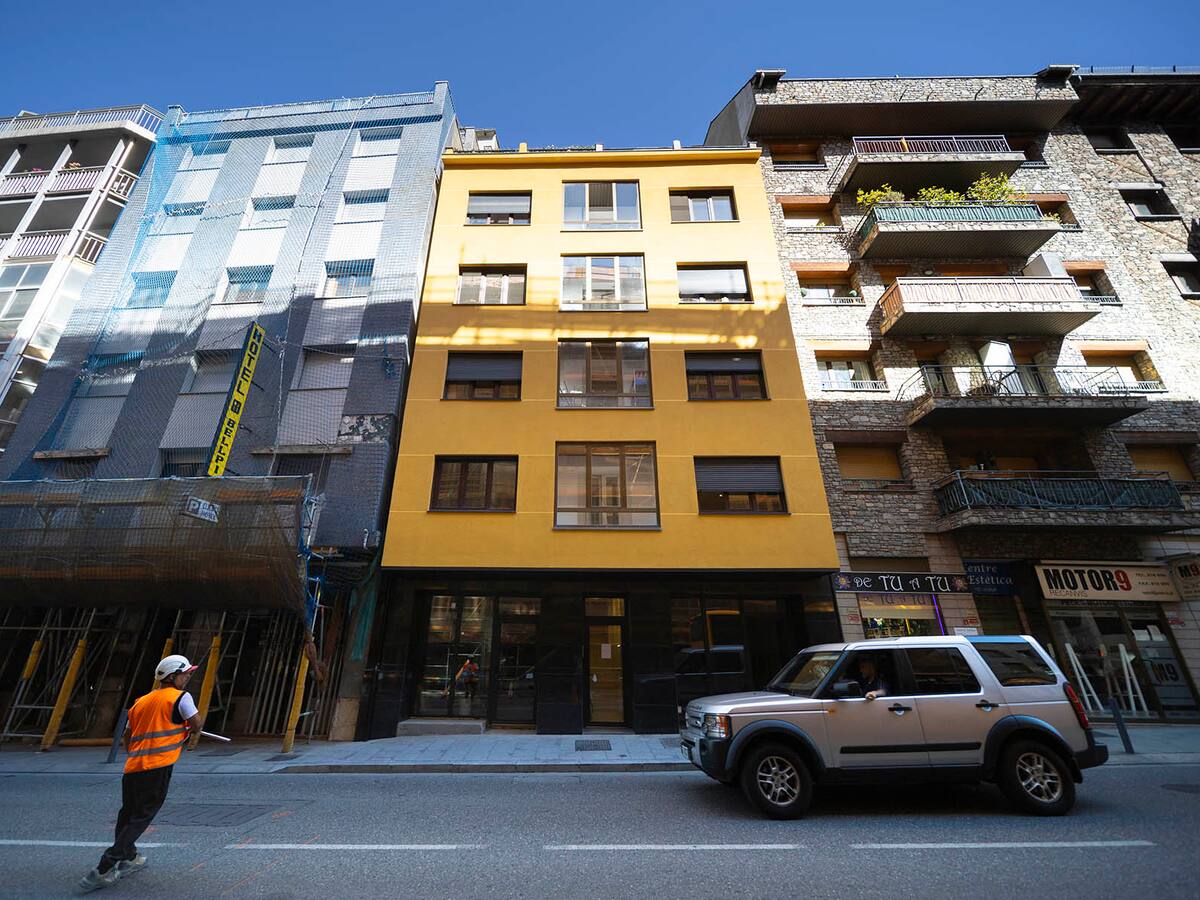 Acord extrajudicial per acabar amb els litigis generats pels dos edificis esquerdats a l'avinguda Santa Coloma