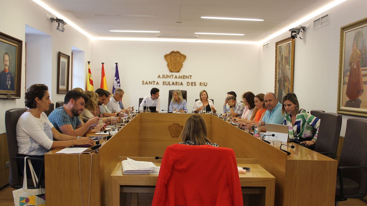 Santa Eulària otorgará 22 nuevas licencias de taxi, doce fijas y el resto estacionales