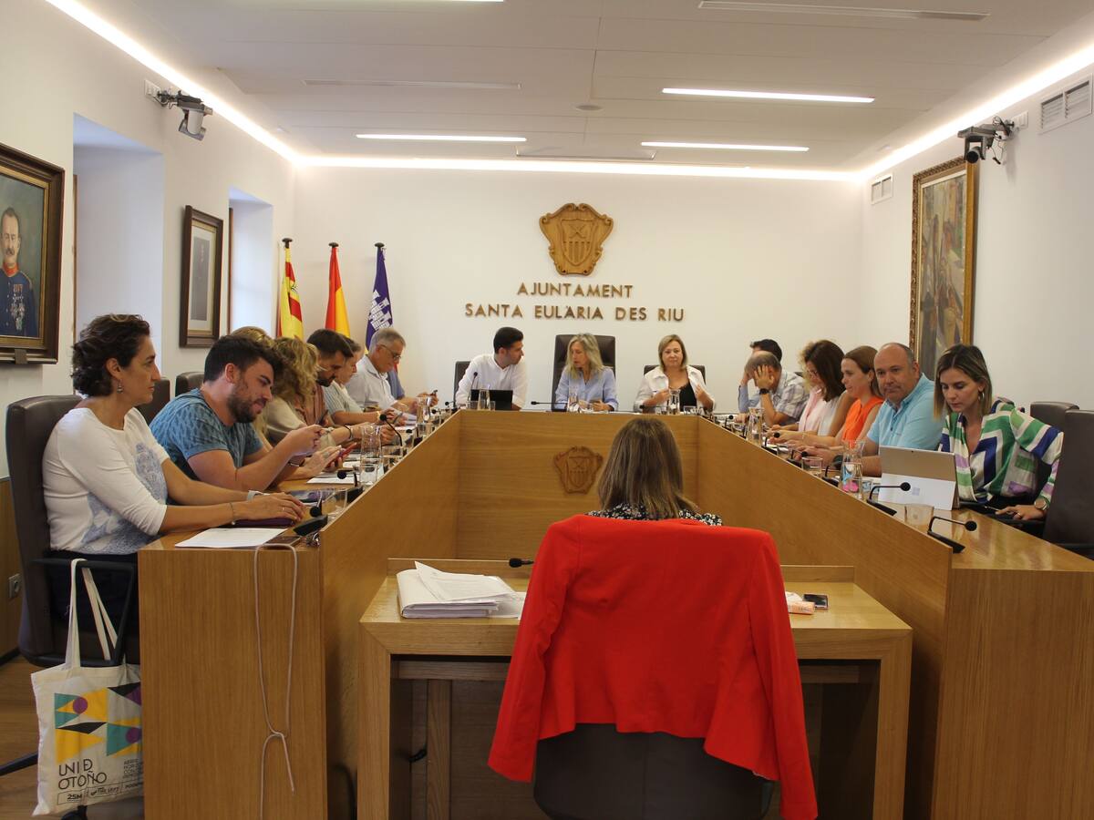 Santa Eulària otorgará 22 nuevas licencias de taxi, doce fijas y el resto estacionales