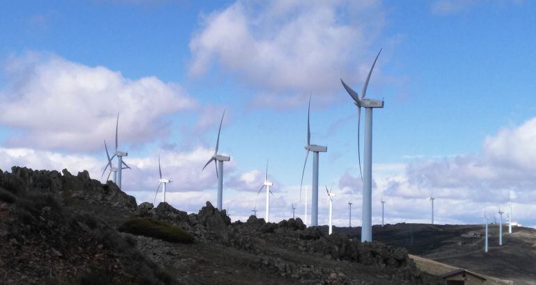 Aerogeneradores de los Altos del Voltoya en Avila