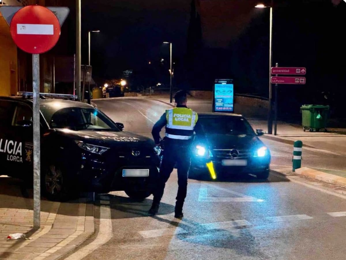 La Policía Local de Lorca detiene a un individuo sobre el que pesaba una orden judicial en vigor
