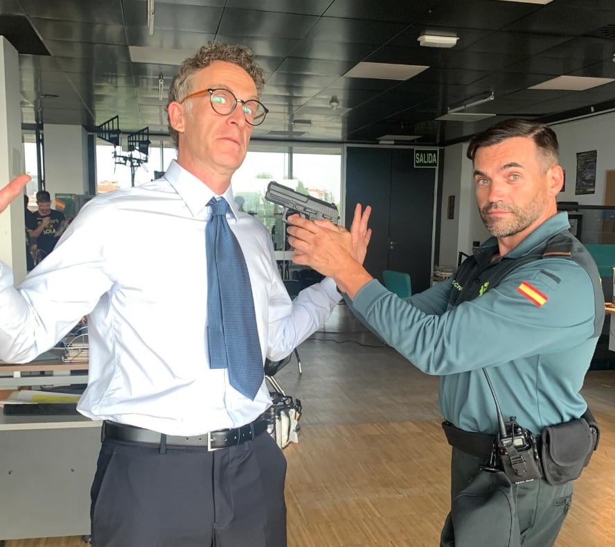 Gorbe, caracterizado como Guardia Civil