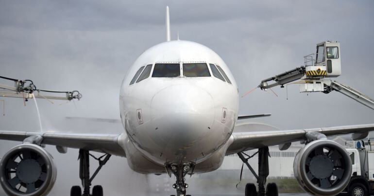 (FILES) - A photo taken on December 8, 2014 shows an Airbus A320 aircraft at the Roissy-Charles-De-Gaulle airport. An Airbus A320 plane crashed on March 24, 2015 in the southern French Alps, security sources said. One of the sources said the plane belonged to Germanwings, an affiliate of German airline Lufthansa, travelling between Barcelona and Dusseldorf. The single-aisle A320 typically seats 150 to 180 people. AFP PHOTO MARTIN BUREAU
