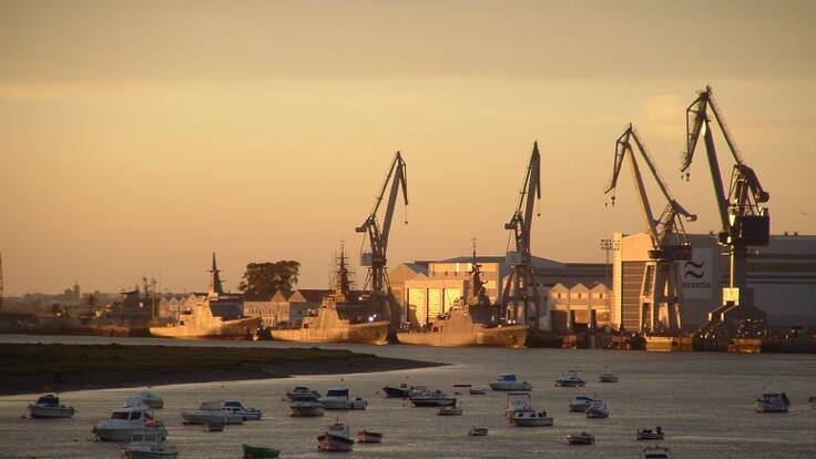 La historia del contrato de armas que el Gobierno iba a romper y ahora deja en el aire