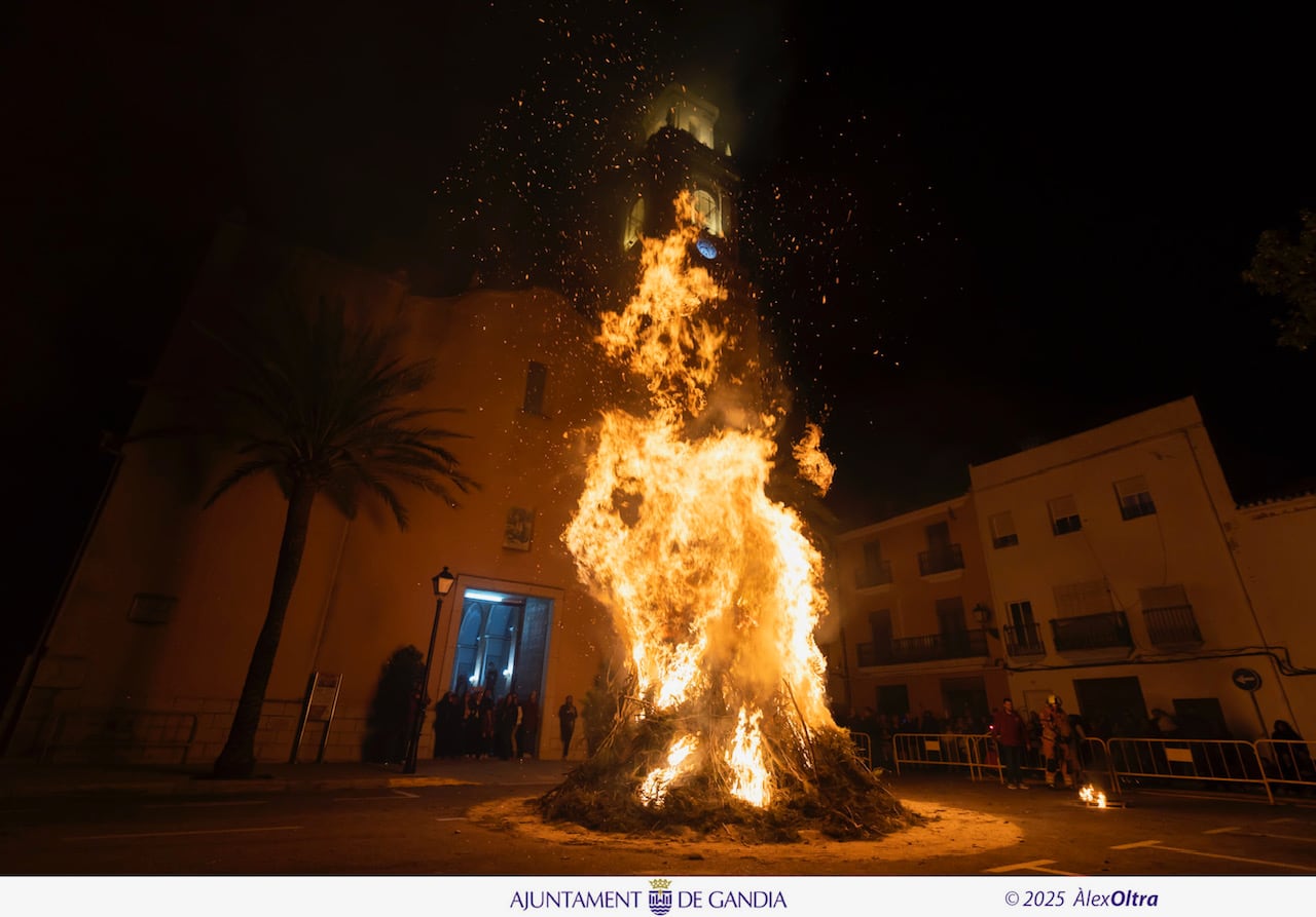 Hoguera de Sant Antoni, porrat de Beniopa