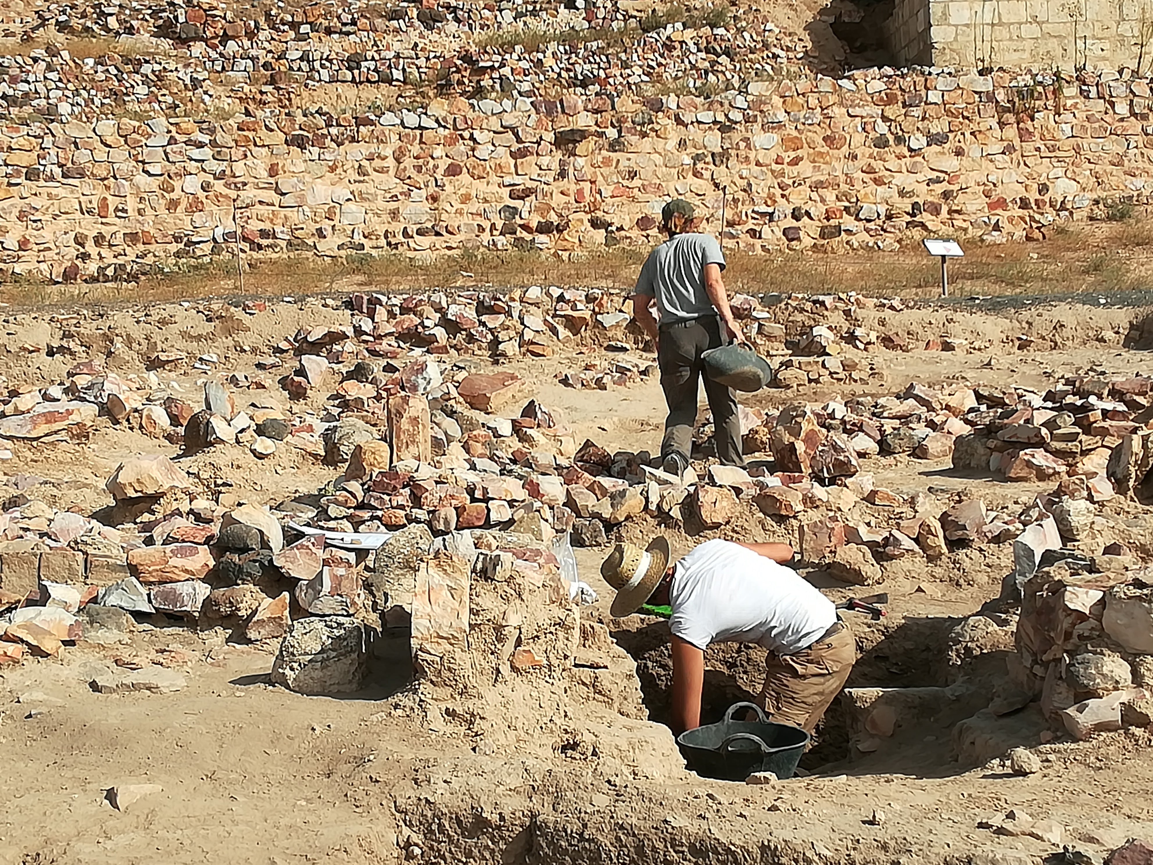 Excavaciones en el yacimiento arqueológico de Alarcos