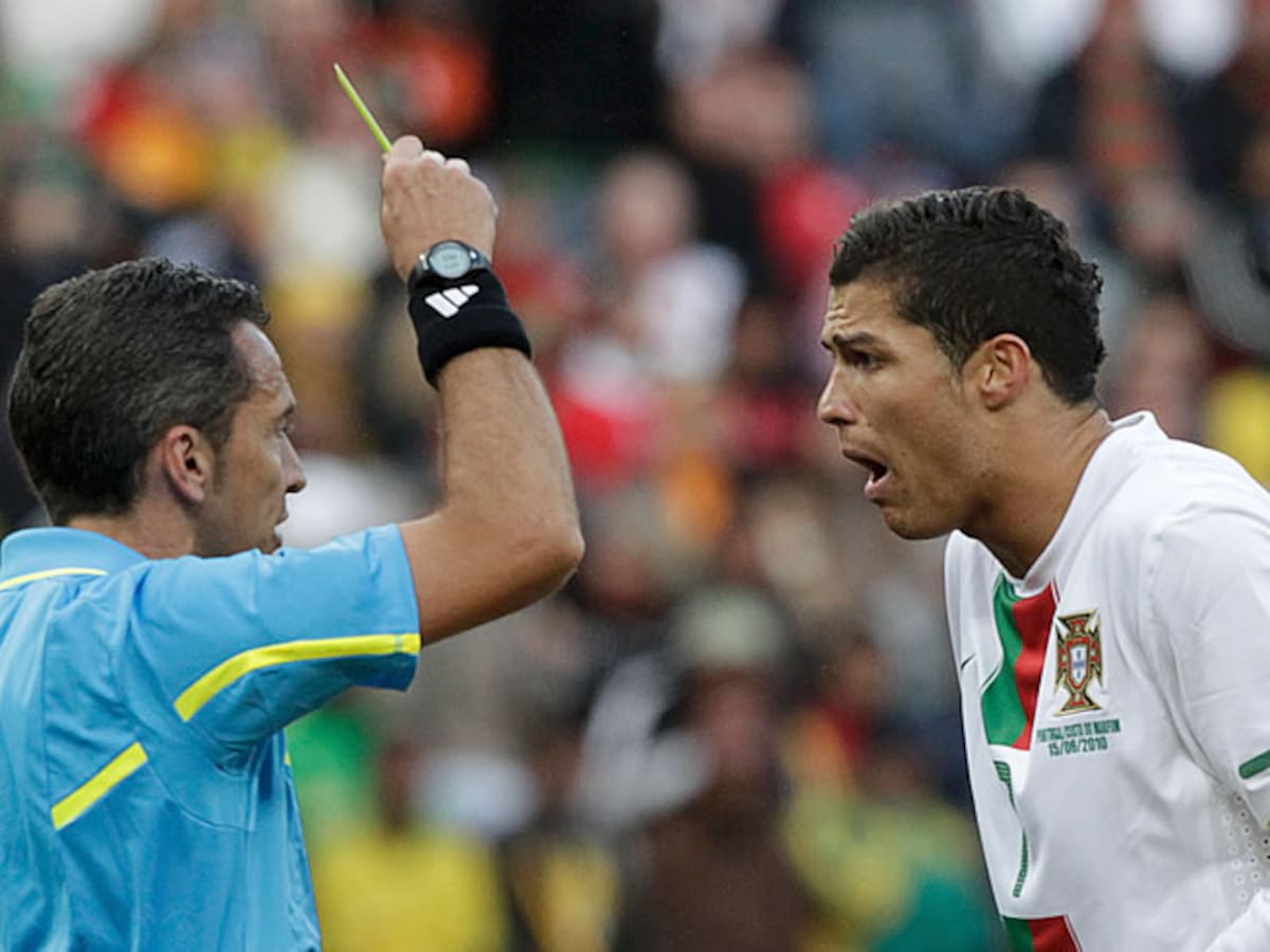 Portugal pide la cancelación de la tarjeta amarilla de Ronaldo
