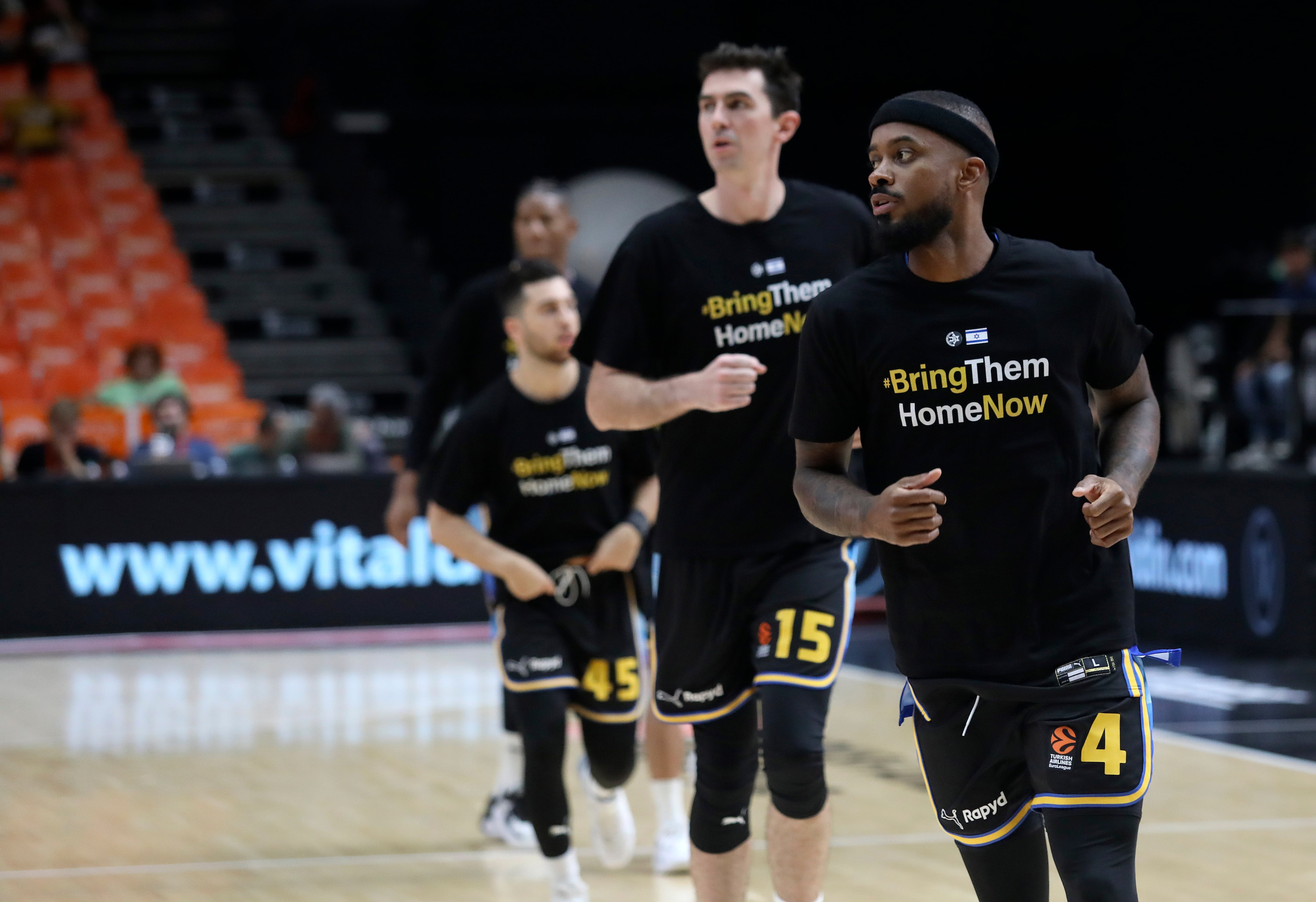 VALENCIA, SPAIN - OCTOBER 18: Lorenzo Brown, #4 of Maccabi Playtika Tel Aviv during the Turkish Airlines EuroLeague Regular Season Round 3 match between Valencia Basket and Maccabi Playtika Tel Aviv at La Fonteta on October 18, 2023 in Valencia, Spain. (Photo by Juan Navarro/Euroleague Basketball via Getty Images)