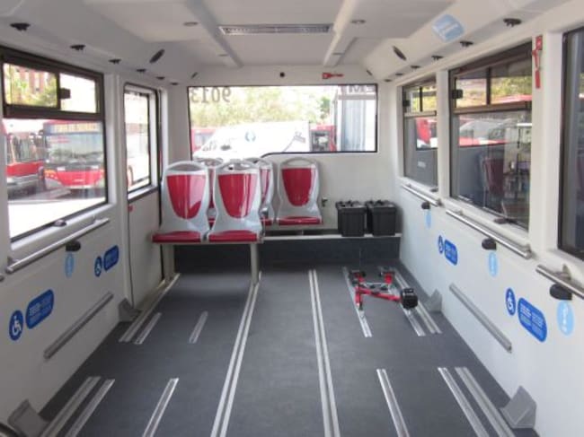 Nuevo vehículo de la EMT para el servicio de personas con graves problemas de movilidad