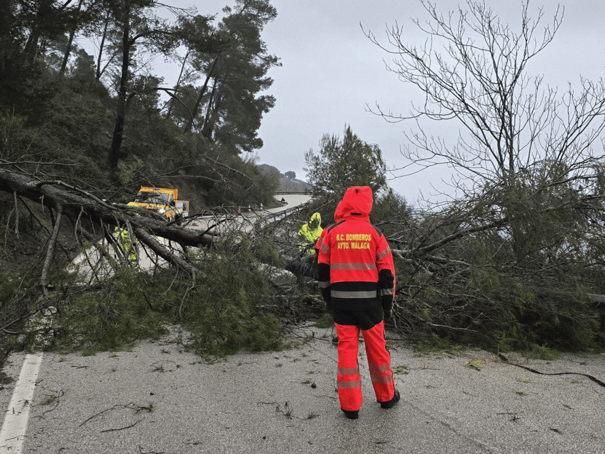 La borrasca deja 160 litros acumulados y más de un centenar de incidencias en Málaga