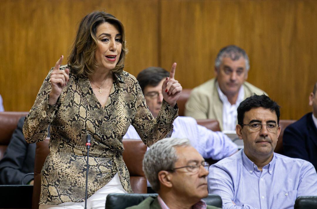 La secretaria general del PSOE-A, Susana Díaz, interviene en el pleno del Parlamento andaluz.