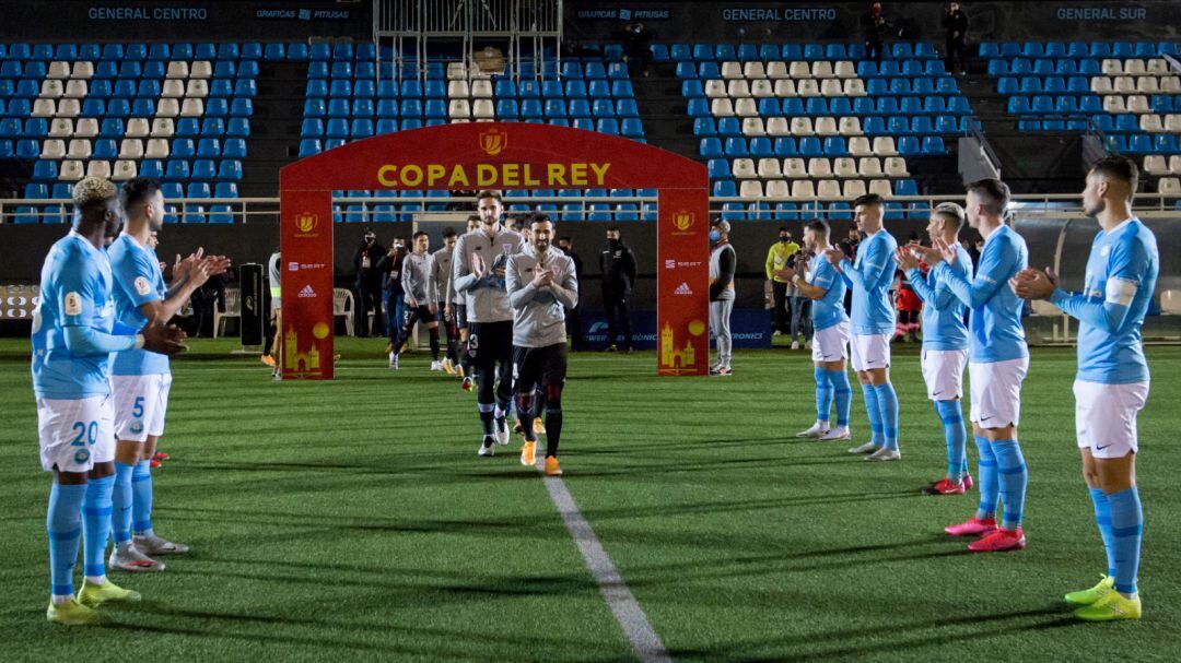 El Ibiza realiza el paseo de campeón al Athletic en la previa del partido de Copa disputado este jueves