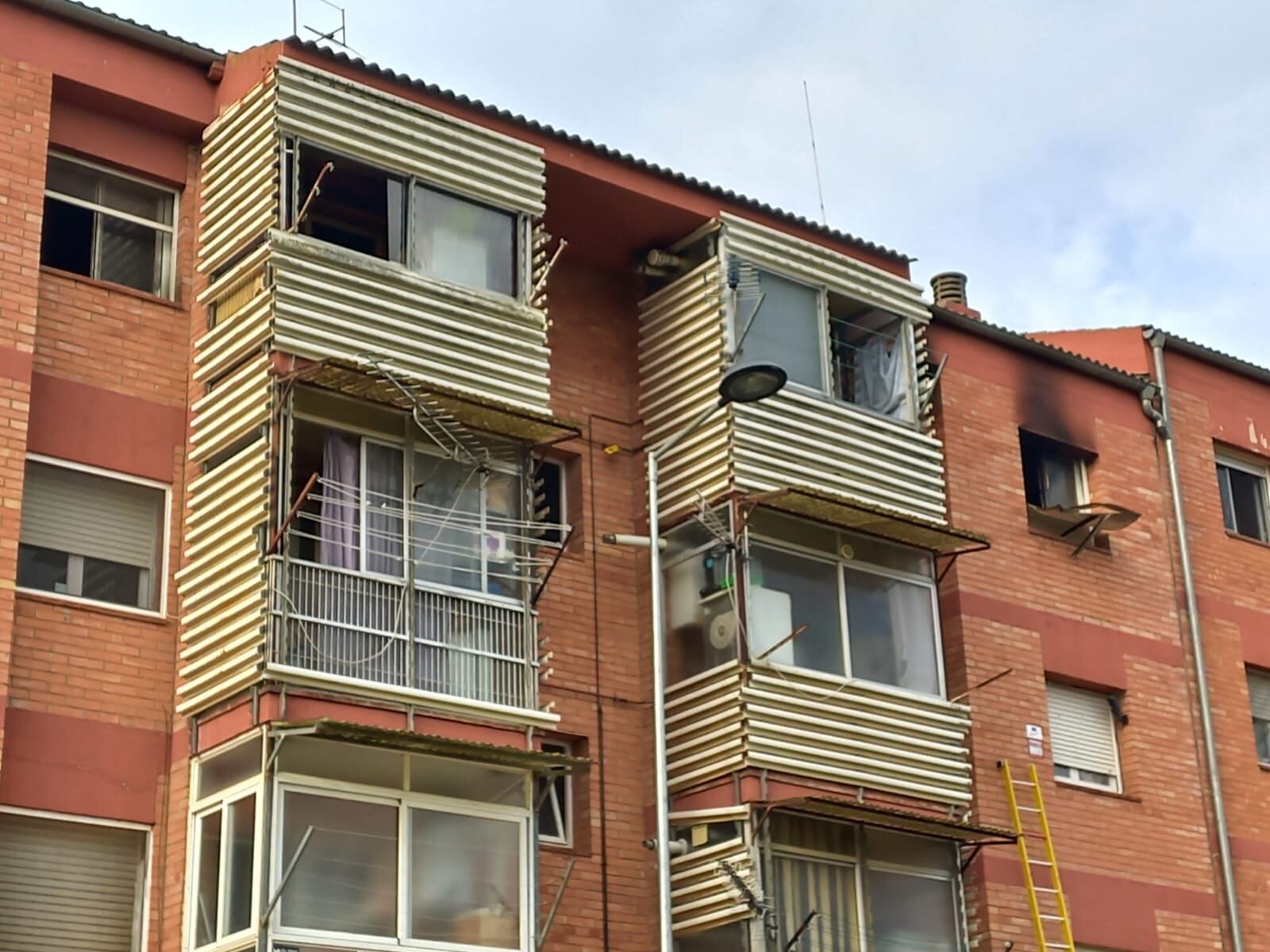 A la imatge, el bloc d&#039;habitatges de Balaguer on s&#039;ha produït l&#039;incendi. Font: Ràdio Balaguer.