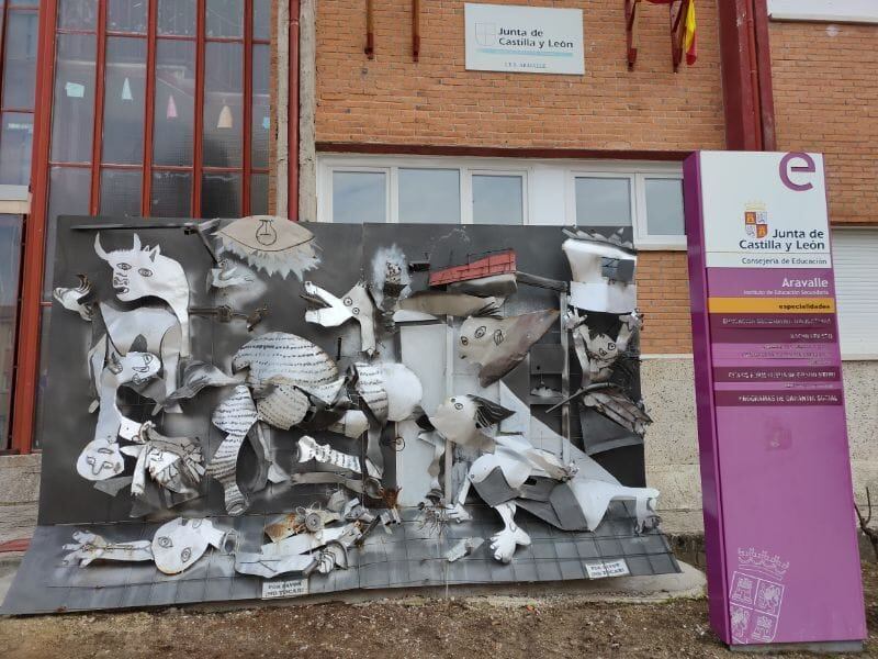 Reproducción del Guernica  realizado por los alumnos del instituto de El Barco de Ávila dirigidos por Carlos Jiménez