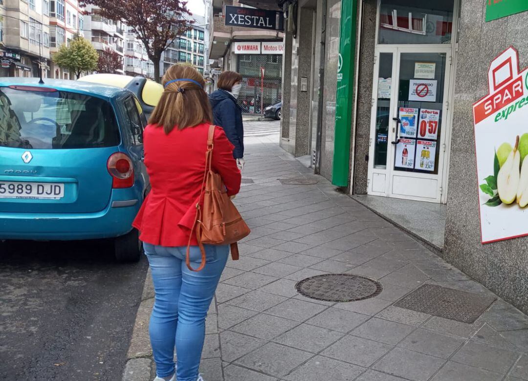 Colas para acceder al supermercado