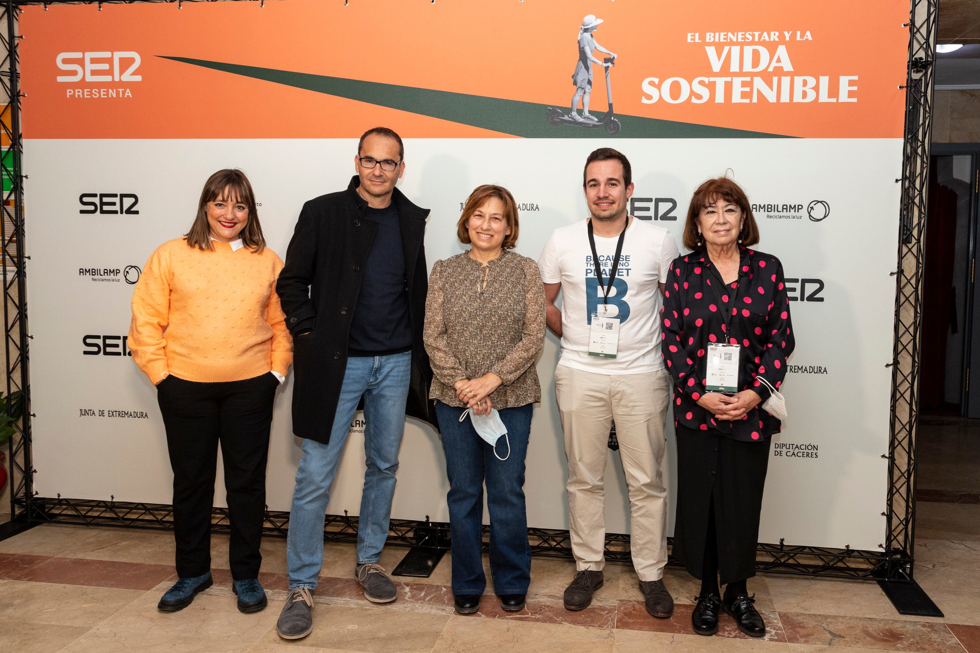 Integrantes de la segunda ponencia en el IV Congreso del Bienestar y la Vida Sostenible celebrado en Plasencia