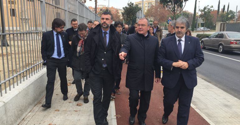 Santi Vila (esquerra), Carles Pellicer (centre) i Joaquim Nin, durant la polèmica visita d'obres.