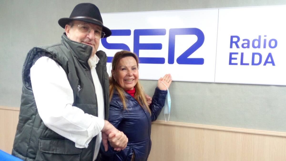 La Gota de Leche Bilbao entrega zapatos y juguetes a niños del Centro Emaús de Elda