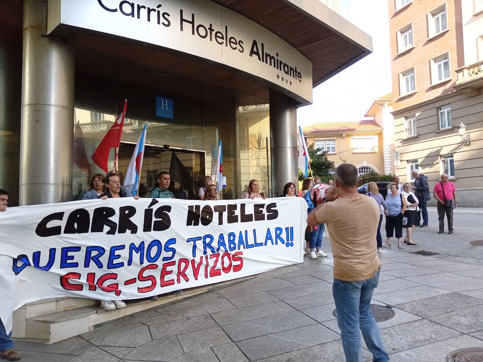 Protesta de este lunes ante el hotel