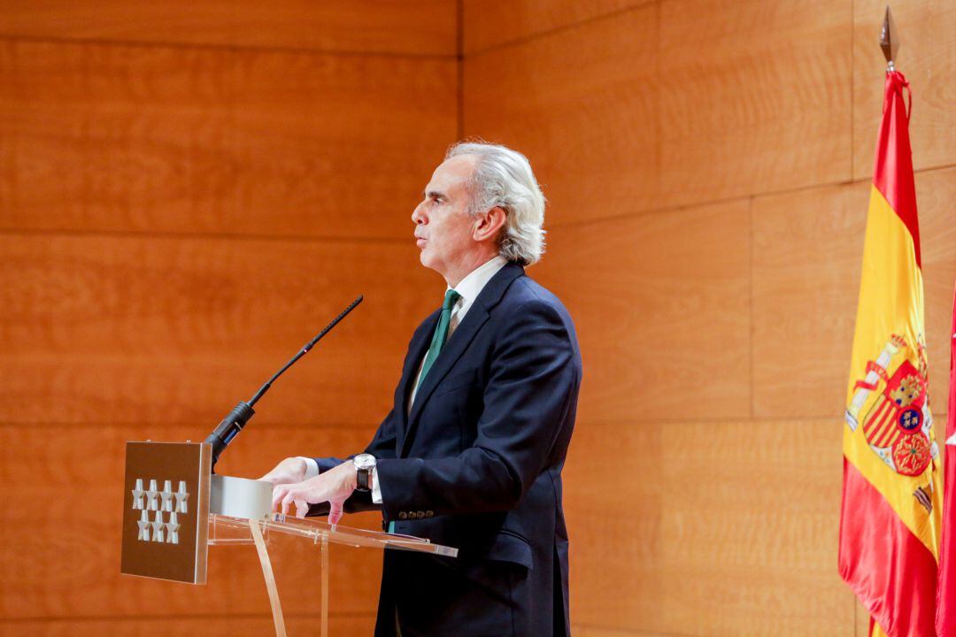El consejero de Sanidad de la Comunidad de Madrid, Enrique Ruiz Escudero, presenta el plan integral diseñado por el Gobierno regional para que los 102 hospitales madrileños, públicos y privados, afronten con las mejores garantías asistenciales las consecuencias del coronavirus, en Madrid (España) a 12 de marzo de 2020.