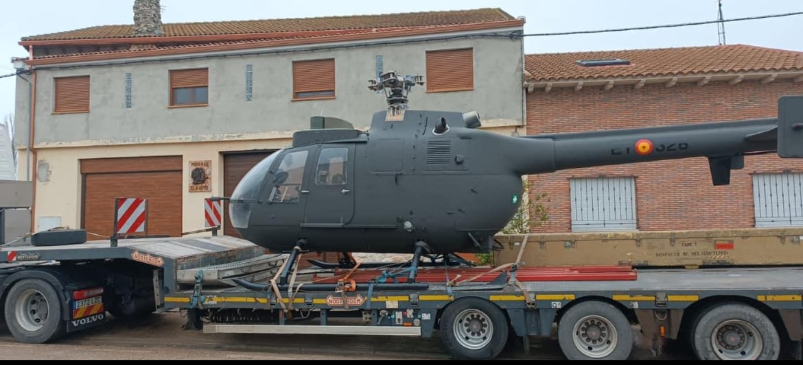 Otra imagen de la llegada del helicóptero militar