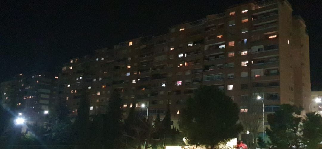 Cacerolada en el barrio de Las Fuentezuelas de Jaén.