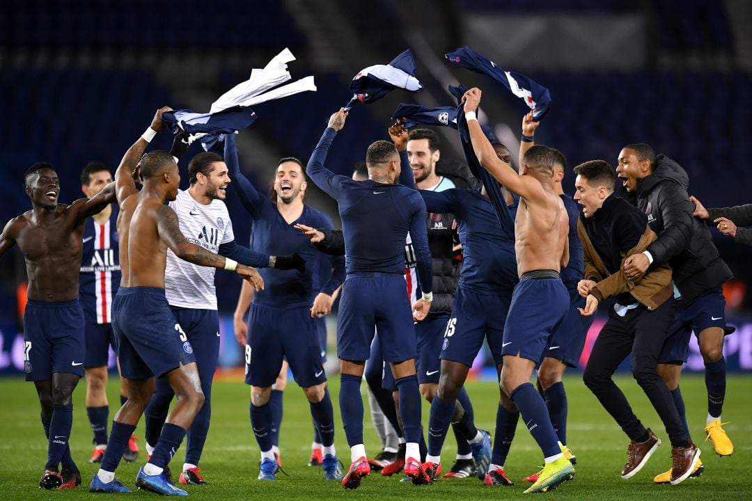 Futbolistas del PSG celebrando la victoria ante el Borussia Dortmund