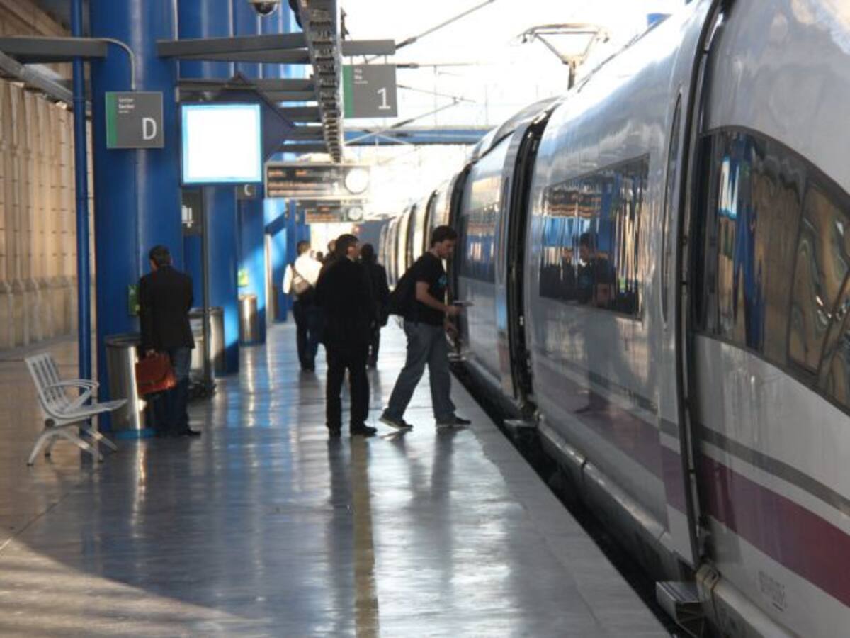 No se pueden comprar billetes de AVE Madrid-Valencia para el mes de noviembre