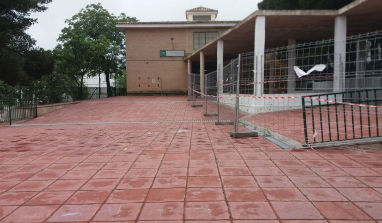 Patio de la E.E.I &#039;Antonio Machado&#039; renovedo recientemente